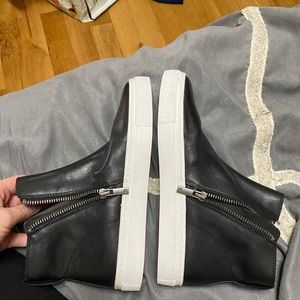 Lucky Brand Bayleah Zip Up shoes